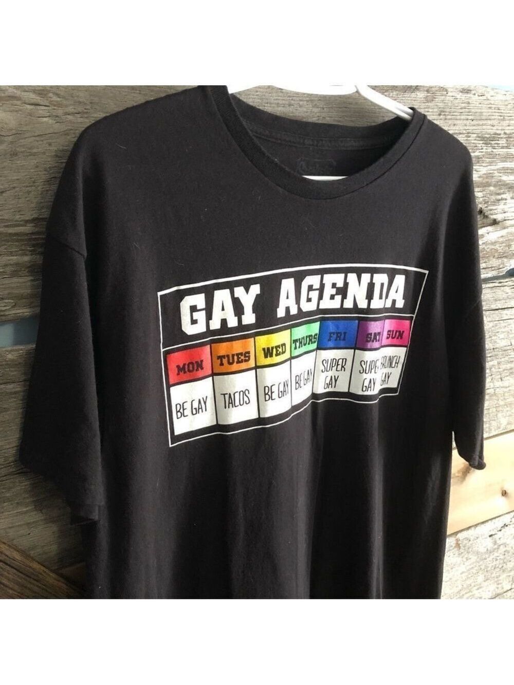 𝅺spencer's Gifts Size XL Black 'Gay Agenda' graphic t-shirt - Picture 2 of 4